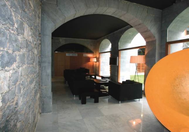 Románticas habitaciones en Hotel Plaza Orduña. Disfruta  los mejores precios de Vizcaya